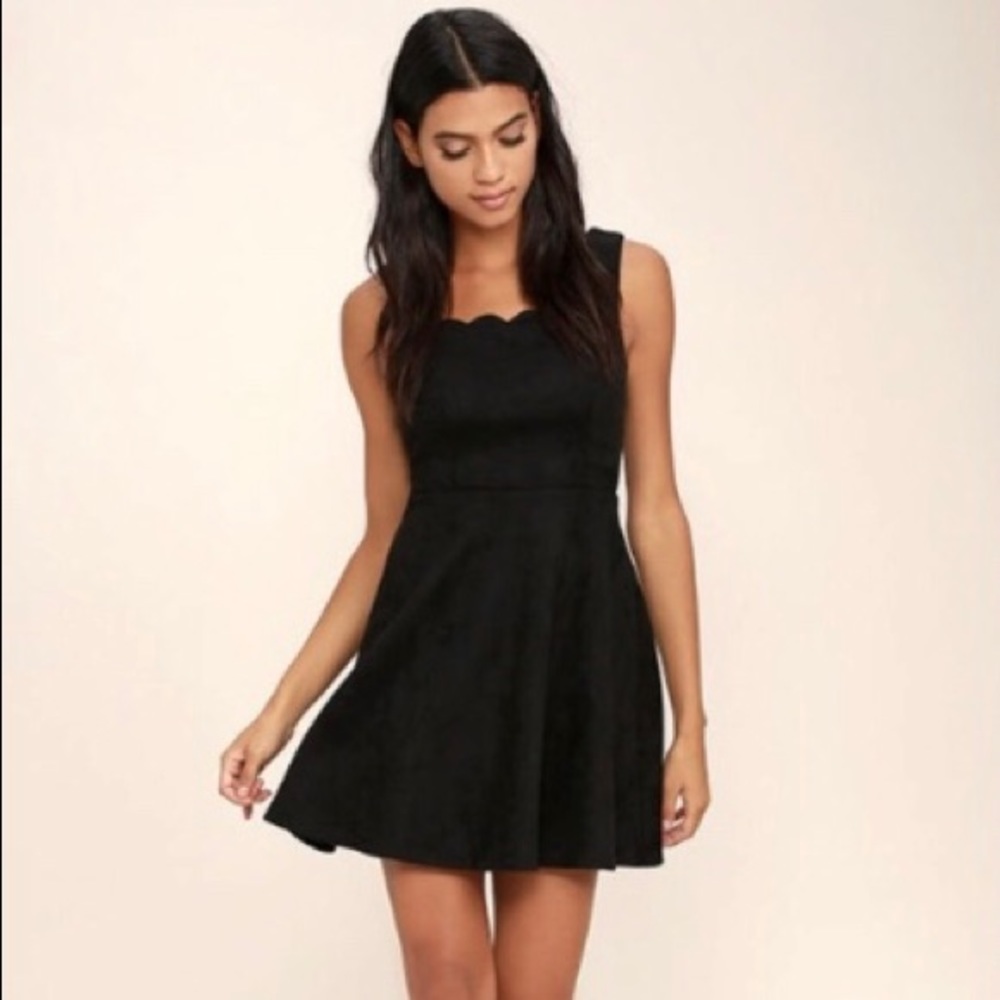 Lulu’s Suede dress in black
